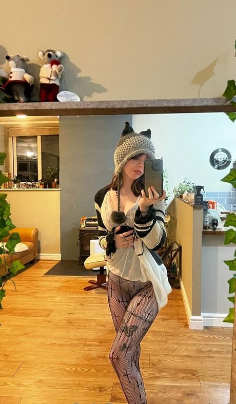 Zee Hell hot pornstar picture