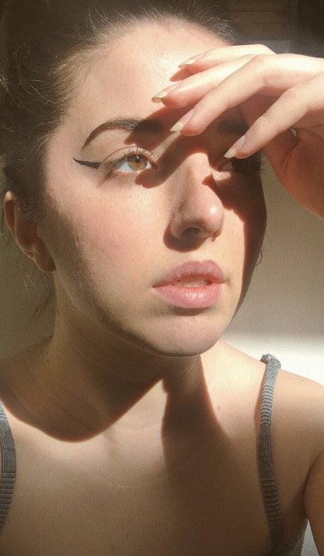 Slight Sounds ASMR star adult pic