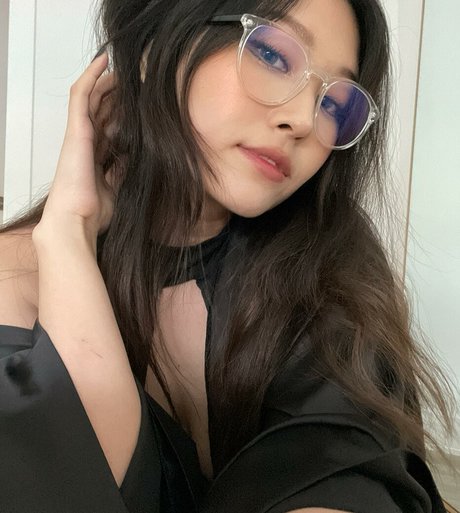 girl on girl onlyfans porn pics