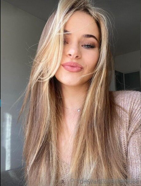 Inkcharlotte star top image