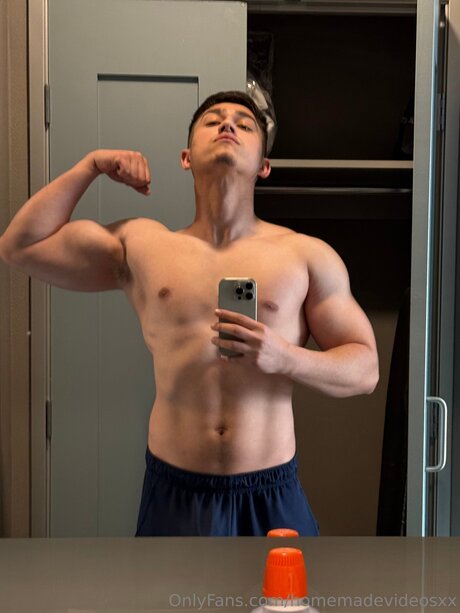 Homemadevideosxx naked model gallery