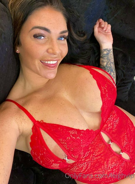 Emma Leigh star pretty img