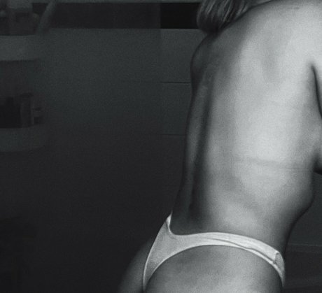 amateur milf onlyfans hot naked photo