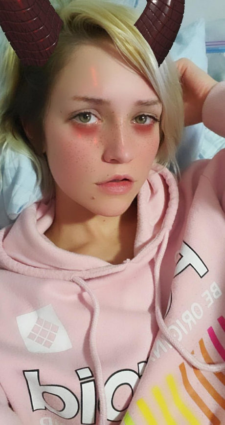 Bunnybii star erotic picture