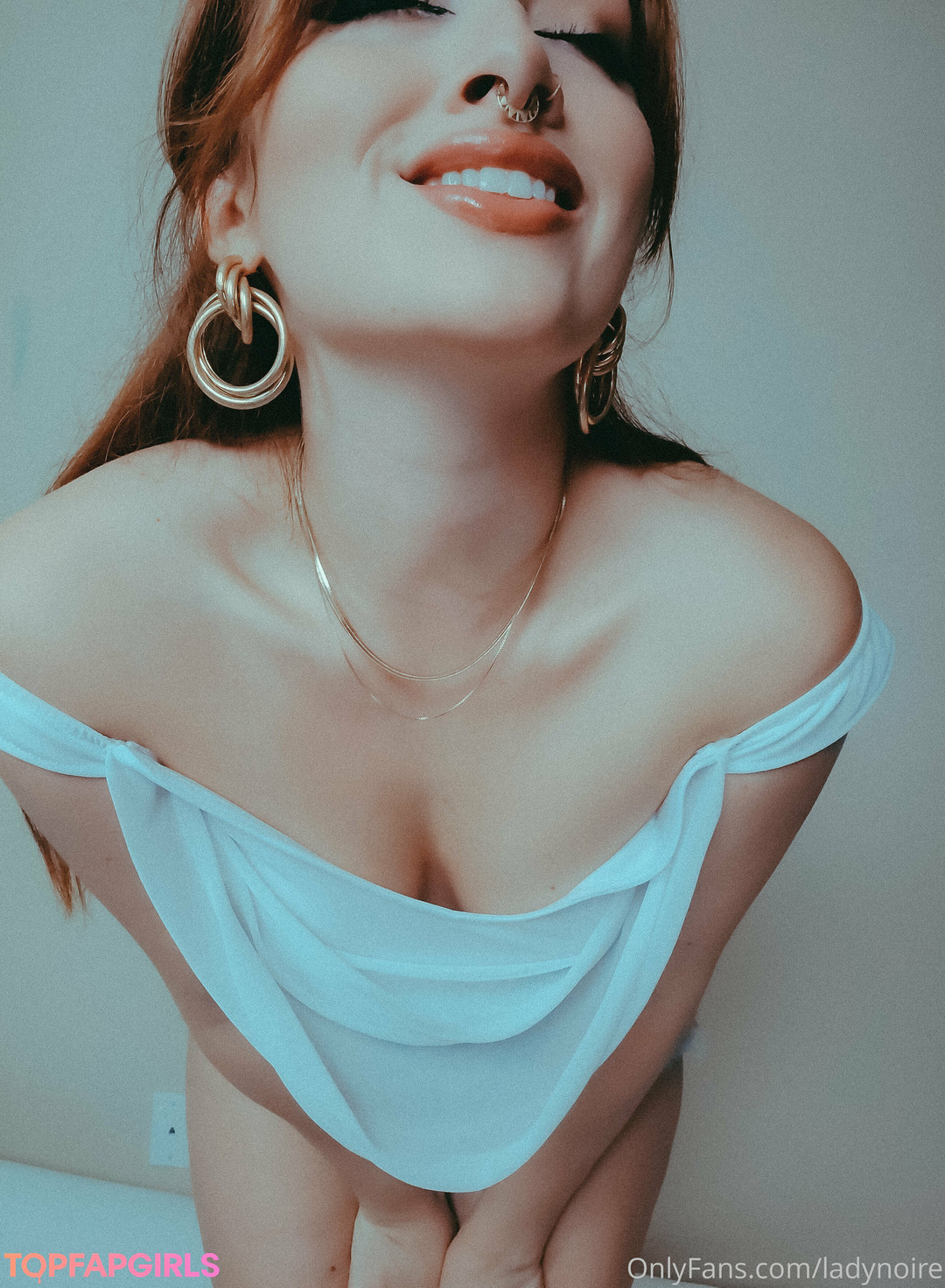 beautiful babe onlyfans top photo