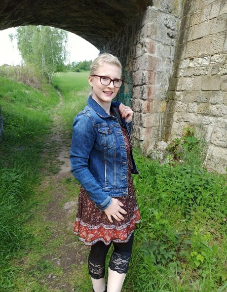 Casey Deluxe model hot pic