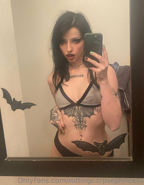 rottingcorpseprincess adult model pictures