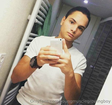 youngmusclegrowingboy beautiful star photo