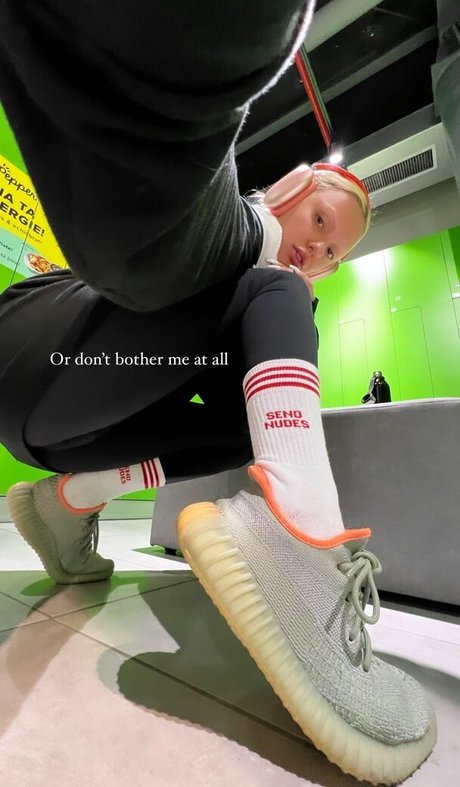 Alexandra Stan model high quality pics