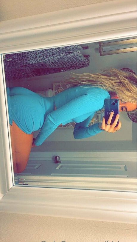 khloxo sexy pornstar image