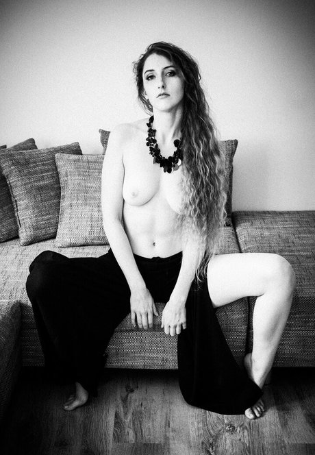 bikini ginger onlyfans top img