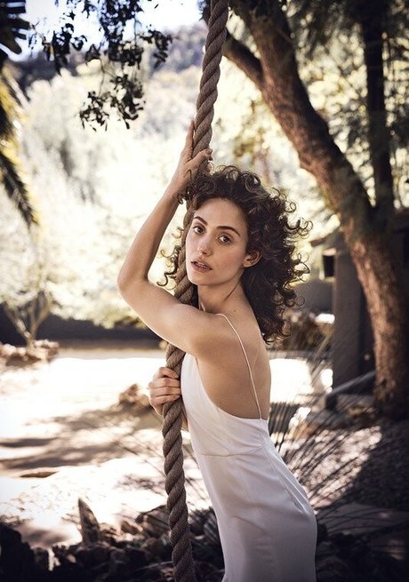 Emmy Rossum art star pics