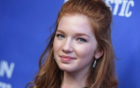 Annalise Basso pretty model galleries