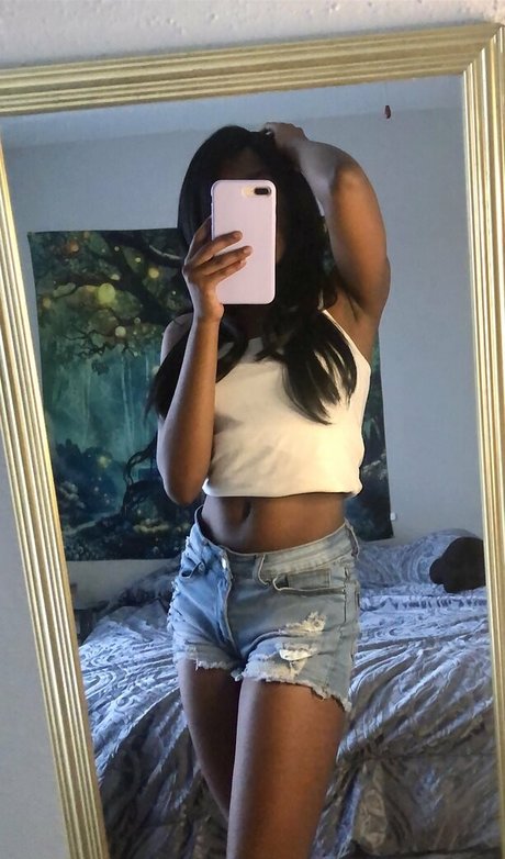 aprilraeee exclusive pornstar image