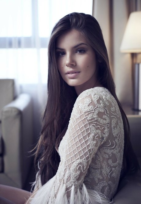Camila Queiroz model nude photo