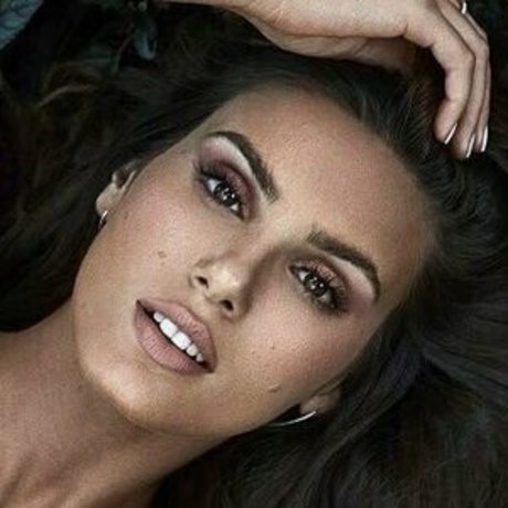 Camila Queiroz beautiful star pictures