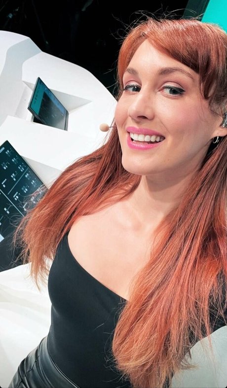 hands onlyfans hot pictures