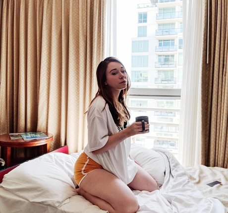 Ayytrae porn actress galleries