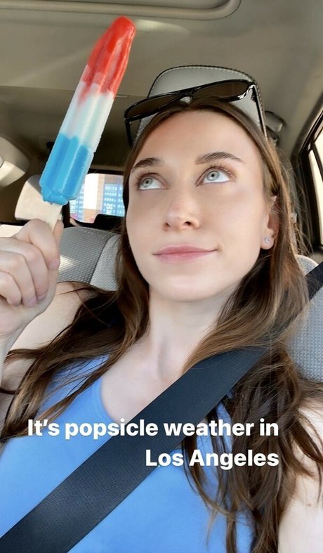 Ayytrae sexy actress photo