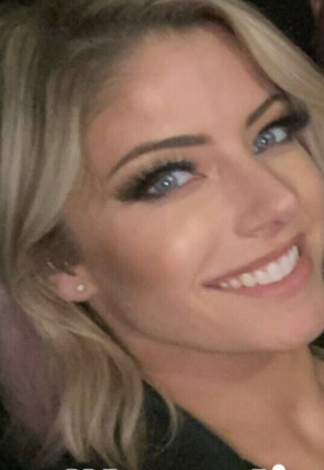 Alexa Bliss star beautiful pictures