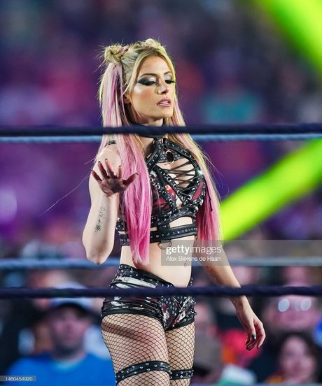Alexa Bliss model nude photo
