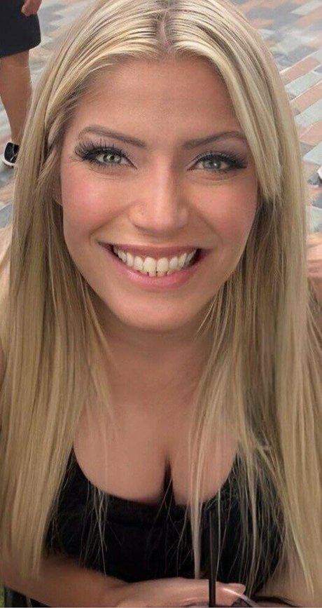 Alexa Bliss beautiful actress pic