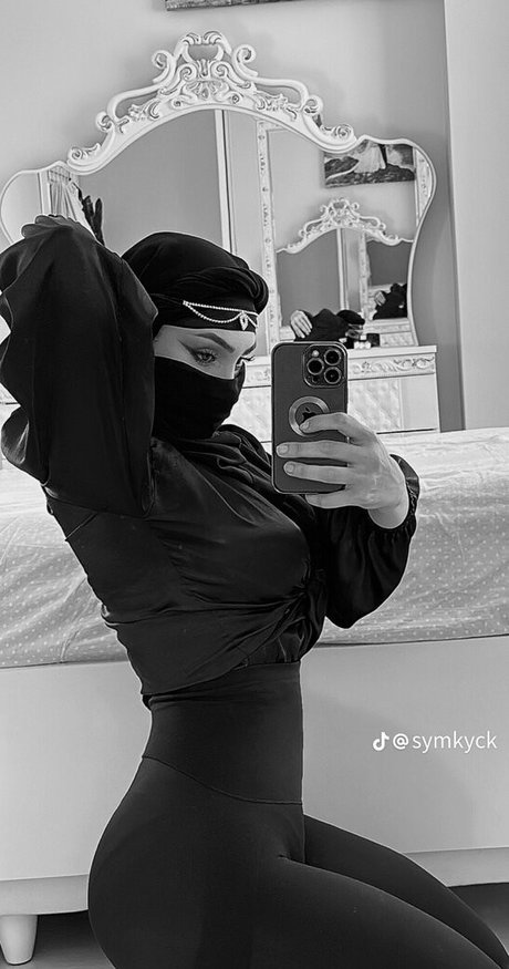 symkyck pornstar nudes archive