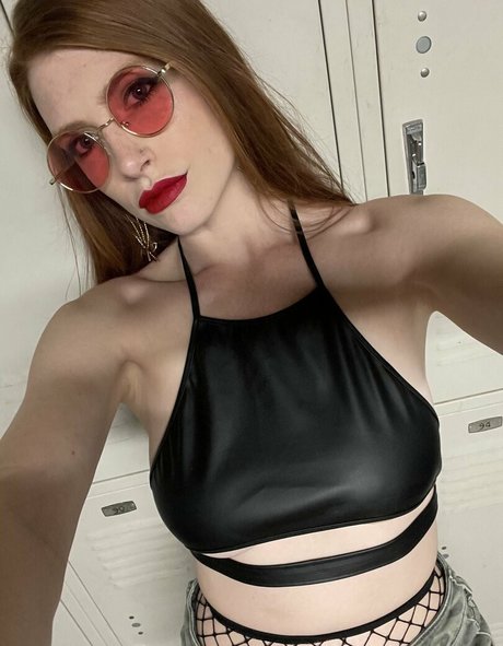 freeabbifox5 nude thumbnail