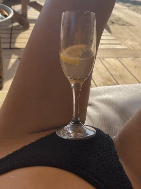 young ebony onlyfans nudes photos