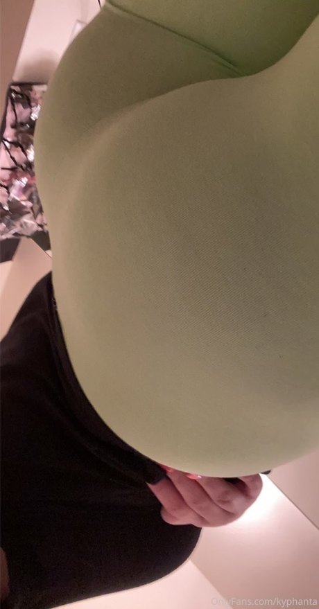 Kyphanta naked model pics