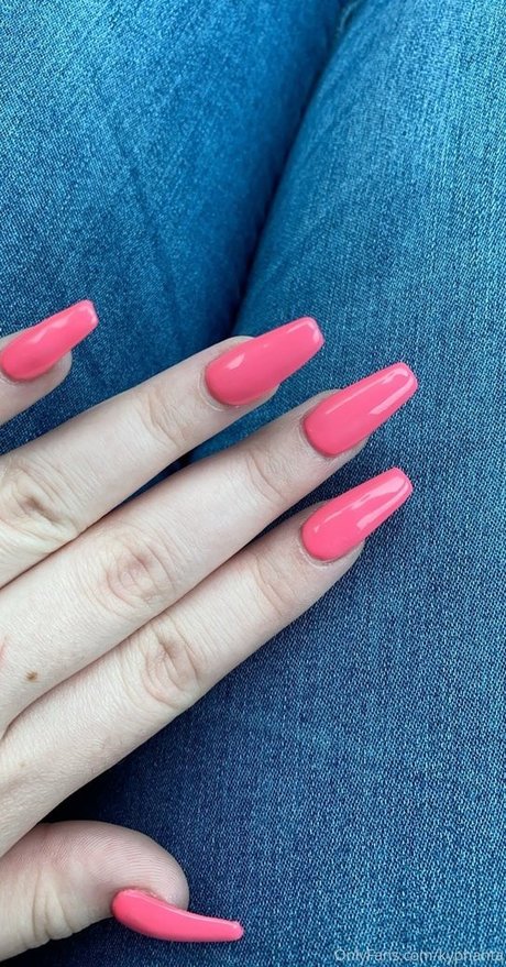 Kyphanta model erotic image