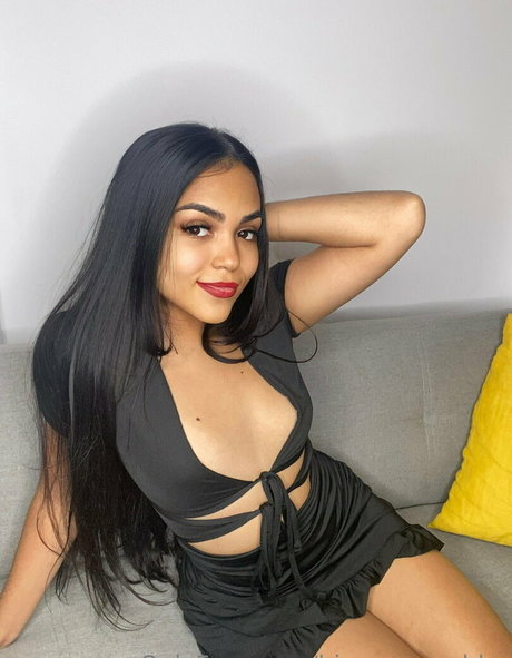 college onlyfans beautiful naked img