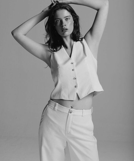 Benthe Ten Broek nudes actress gallery