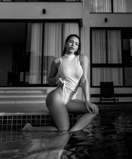 Thay Lupi exclusive star pictures