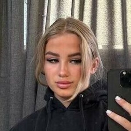 itsmesophie free actress img