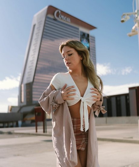 Lauren Brooks profile pic