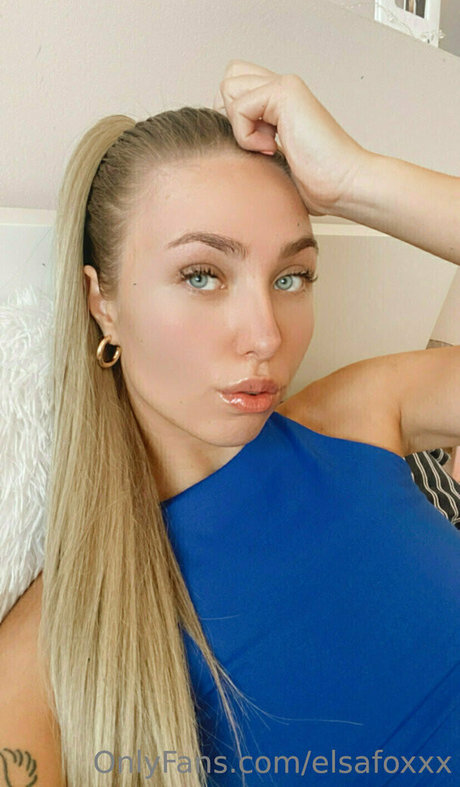 elsafoxxx model pornographic images