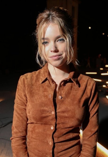 Milly Alcock pornstar sex gallery