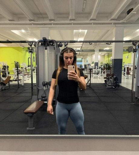 Sarah Slavo hot pornstar pics