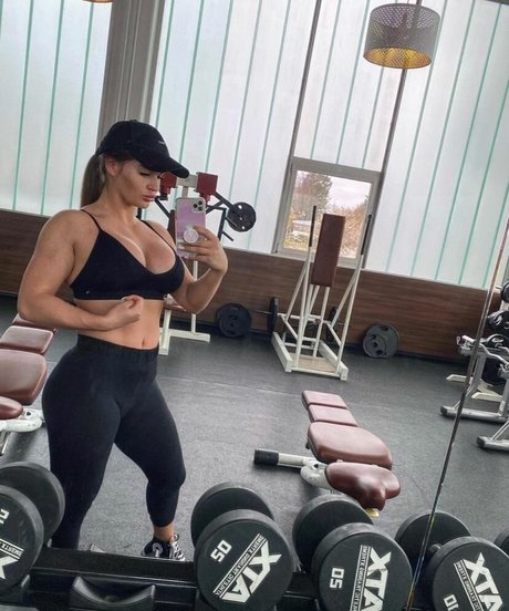 Sarah Slavo model nudes pictures