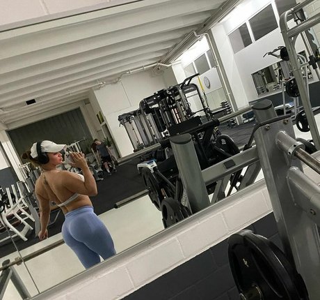 Sarah Slavo pretty pornstar galleries
