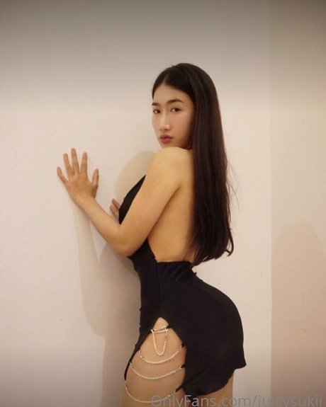 mochianaa model adult galleries