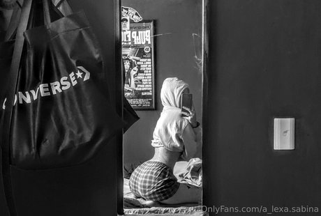 18 year old onlyfans hot naked photo