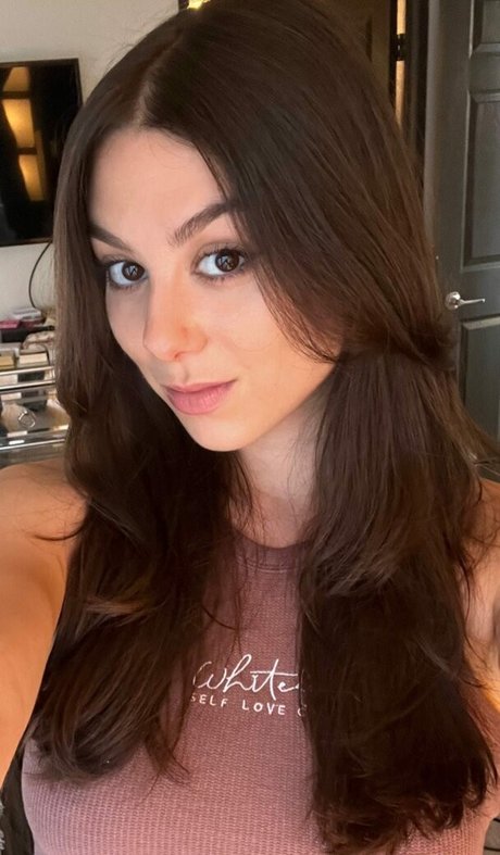 Kira Kosarin perfect pornstar pic