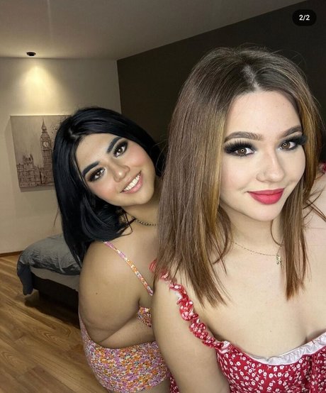 castellemx model naked photo