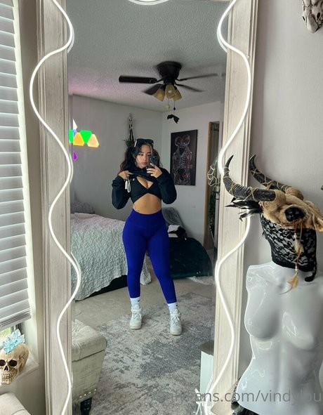 vindylou model nude galleries