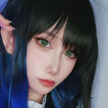 jjc ellyn model high quality photo