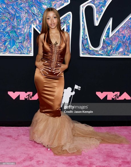 PinkPantheress pornstar nudes images