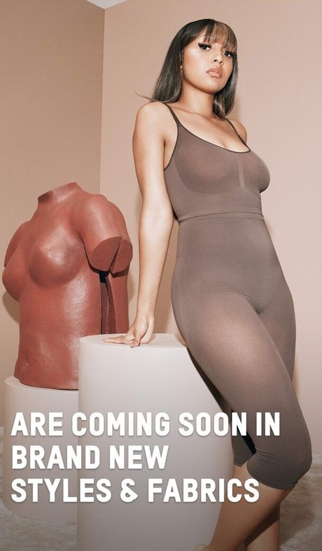 PinkPantheress profile pic