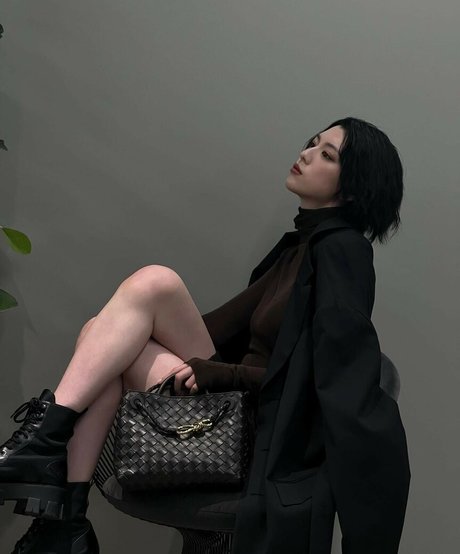 Ayaka Miyoshi hd pornstar pictures